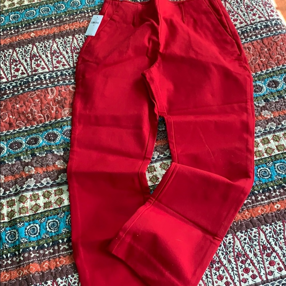 Gap Red Crop Flare OP